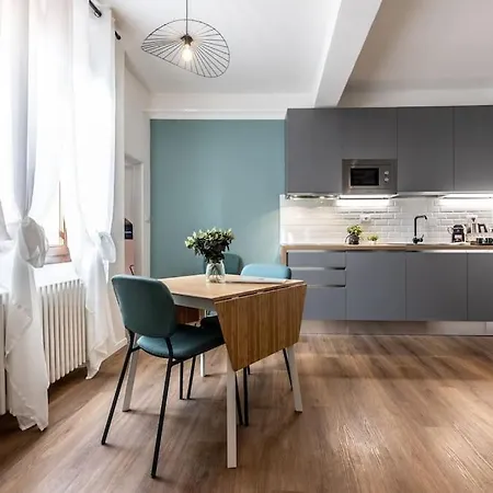 Moline Home, In The Center Apartamento *